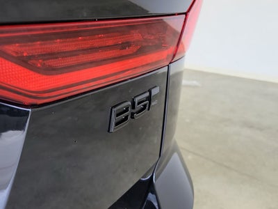 2026 Volvo XC60 B5 Ultra Black Edition