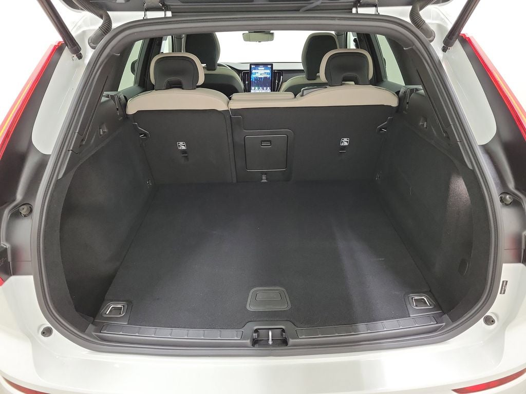 2026 Volvo XC60 B5 Core