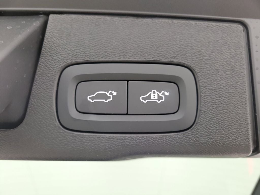 2026 Volvo XC60 B5 Core