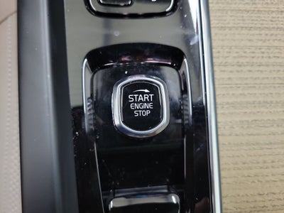 2026 Volvo XC60 B5 Core