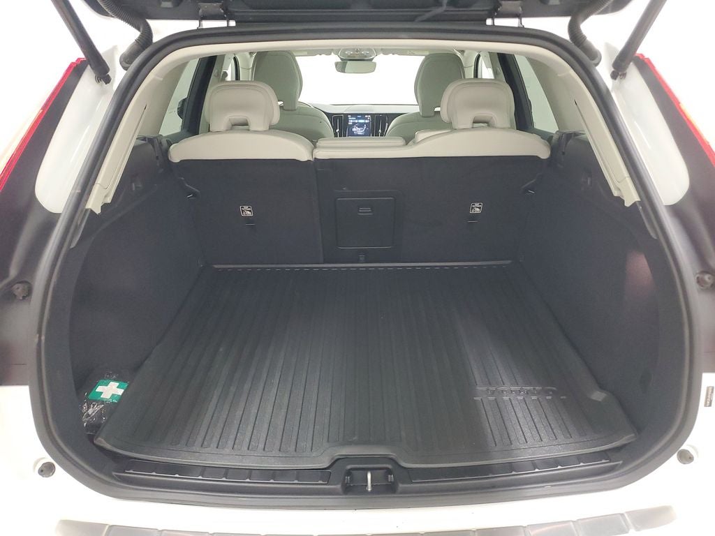 2025 Volvo XC60 B5 Core