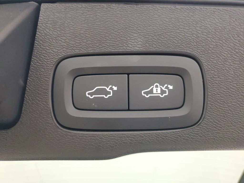 2025 Volvo XC60 B5 Core