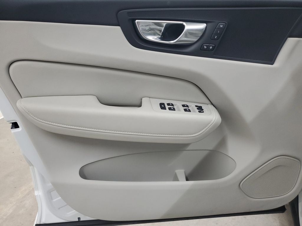 2025 Volvo XC60 B5 Core