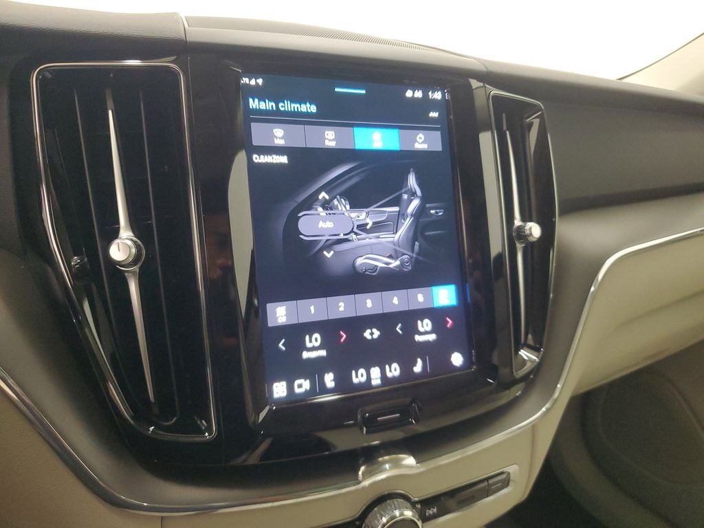 2025 Volvo XC60 B5 Core