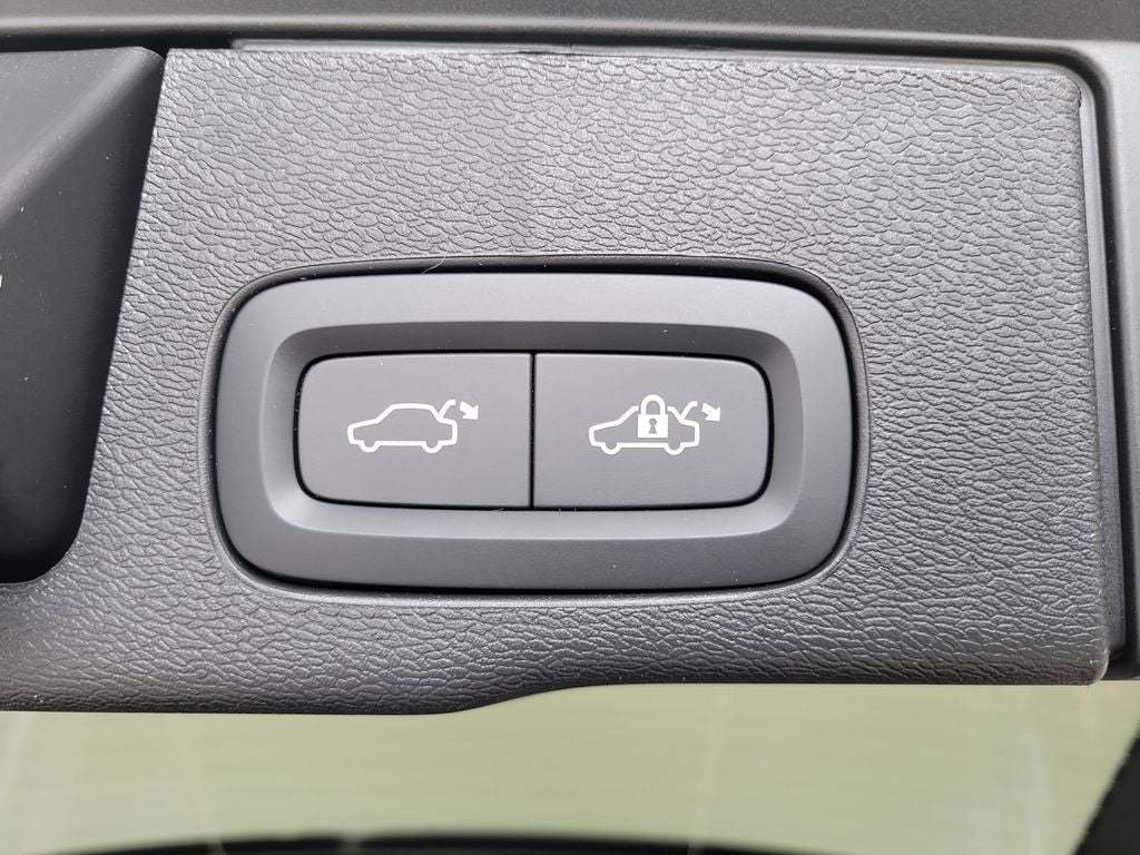 2026 Volvo XC60 B5 Core