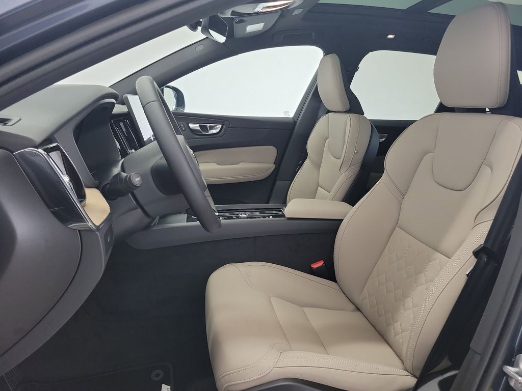 2026 Volvo XC60 B5 Core