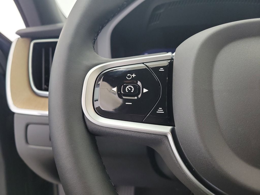 2026 Volvo XC60 B5 Core