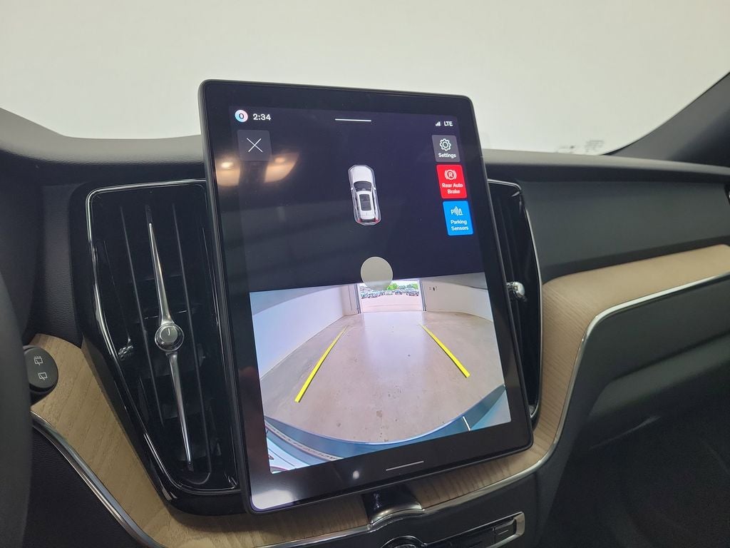 2026 Volvo XC60 B5 Core