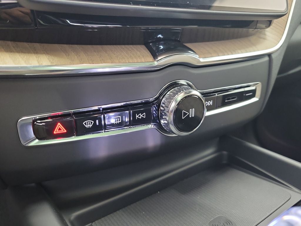 2026 Volvo XC60 B5 Core