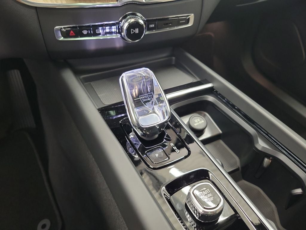 2026 Volvo XC60 B5 Core