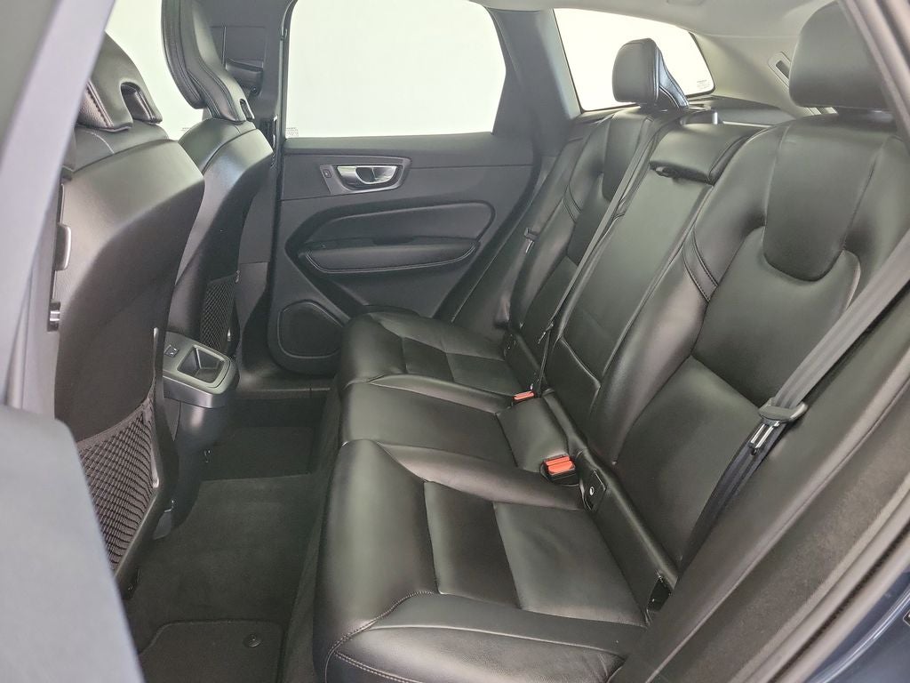 2025 Volvo XC60 B5 Core