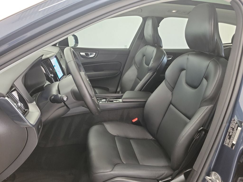 2025 Volvo XC60 B5 Core