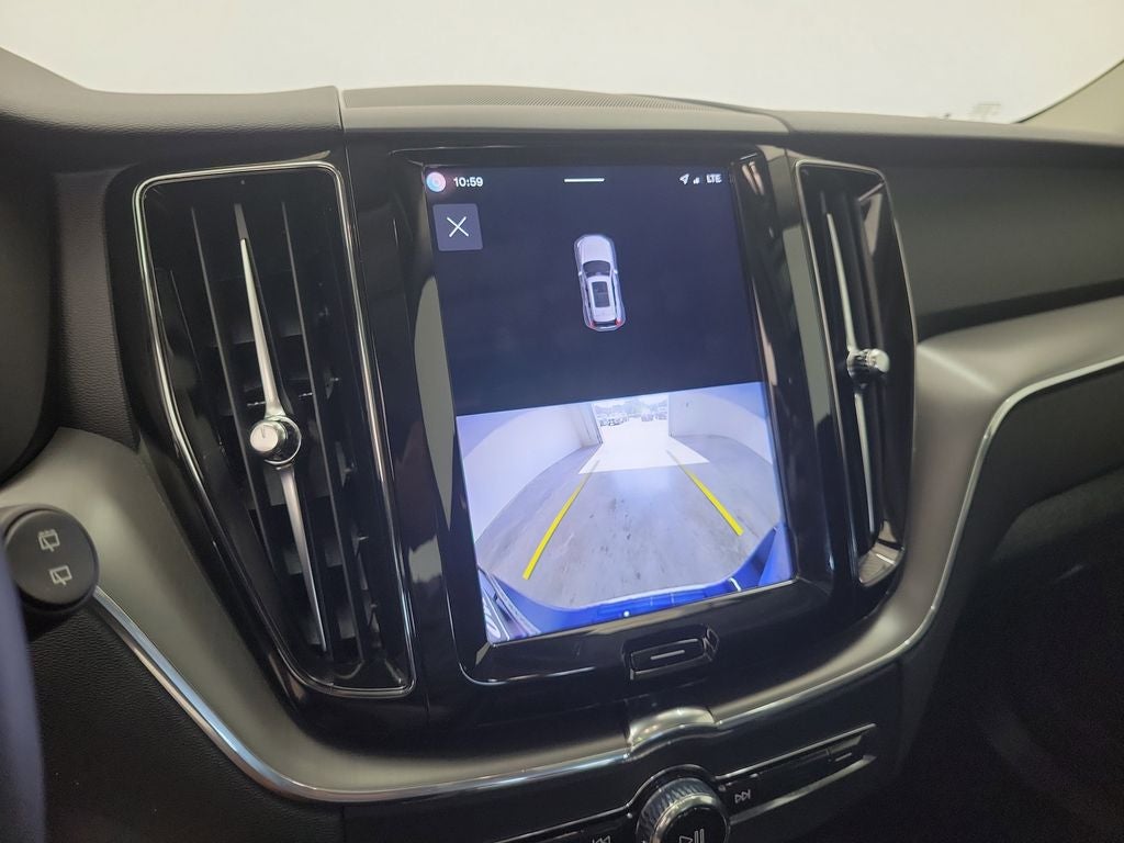 2025 Volvo XC60 B5 Core