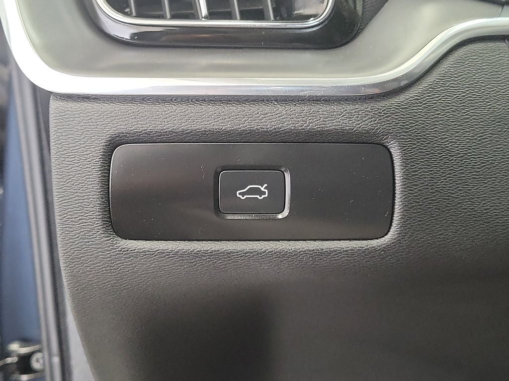 2025 Volvo XC60 B5 Core