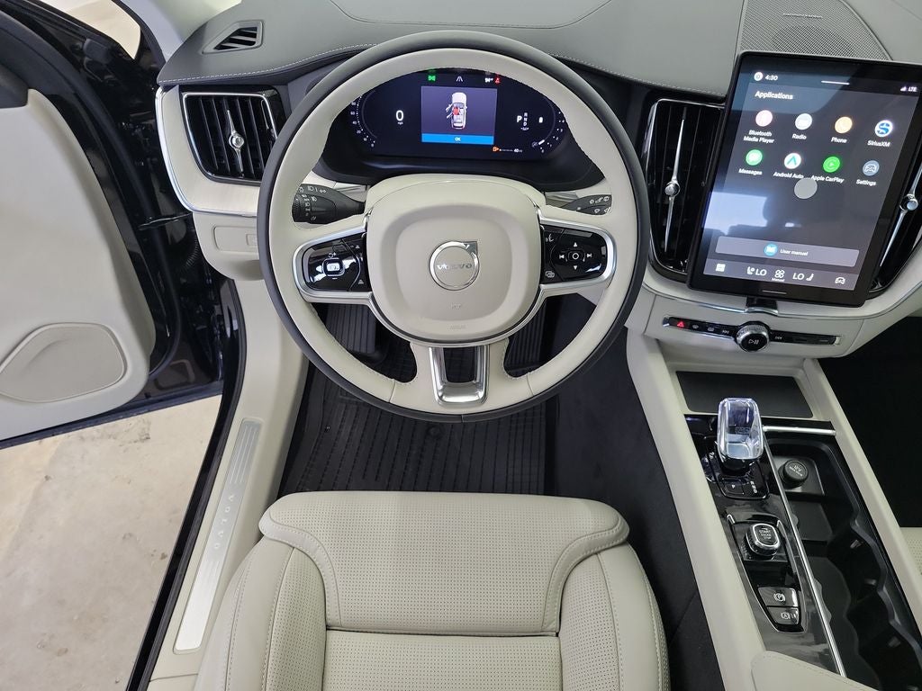 2026 Volvo XC60 B5 Ultra