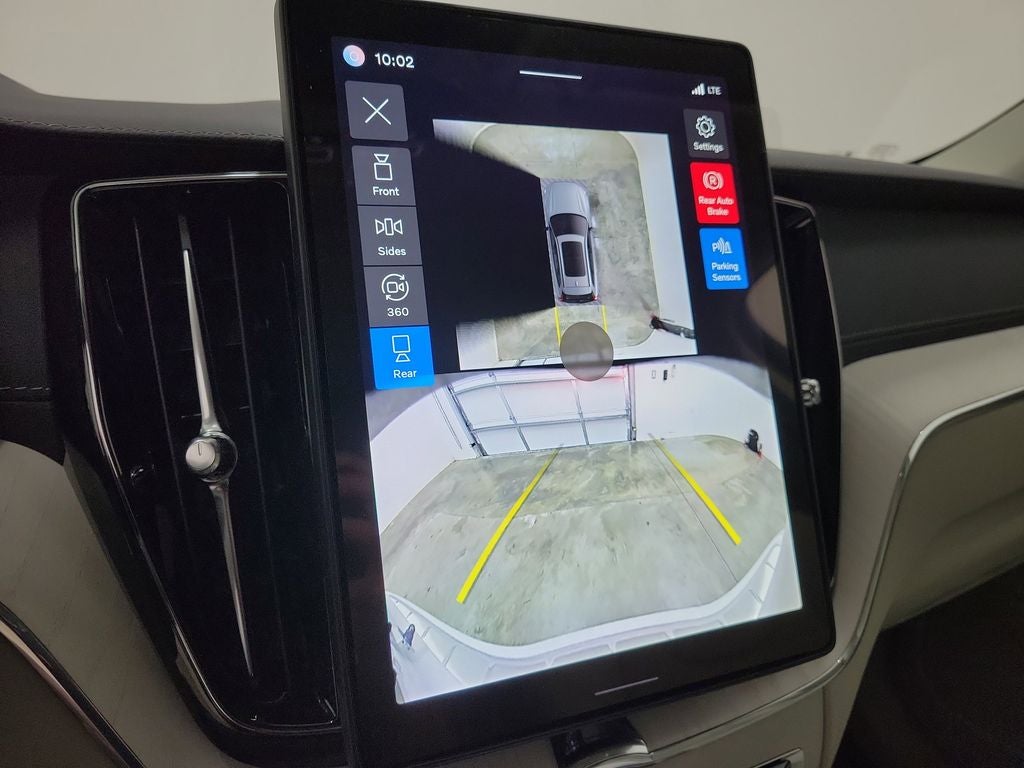 2026 Volvo XC60 B5 Ultra