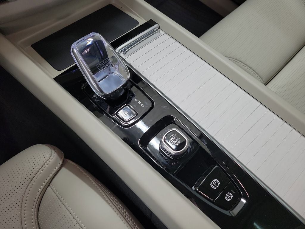 2026 Volvo XC60 B5 Ultra