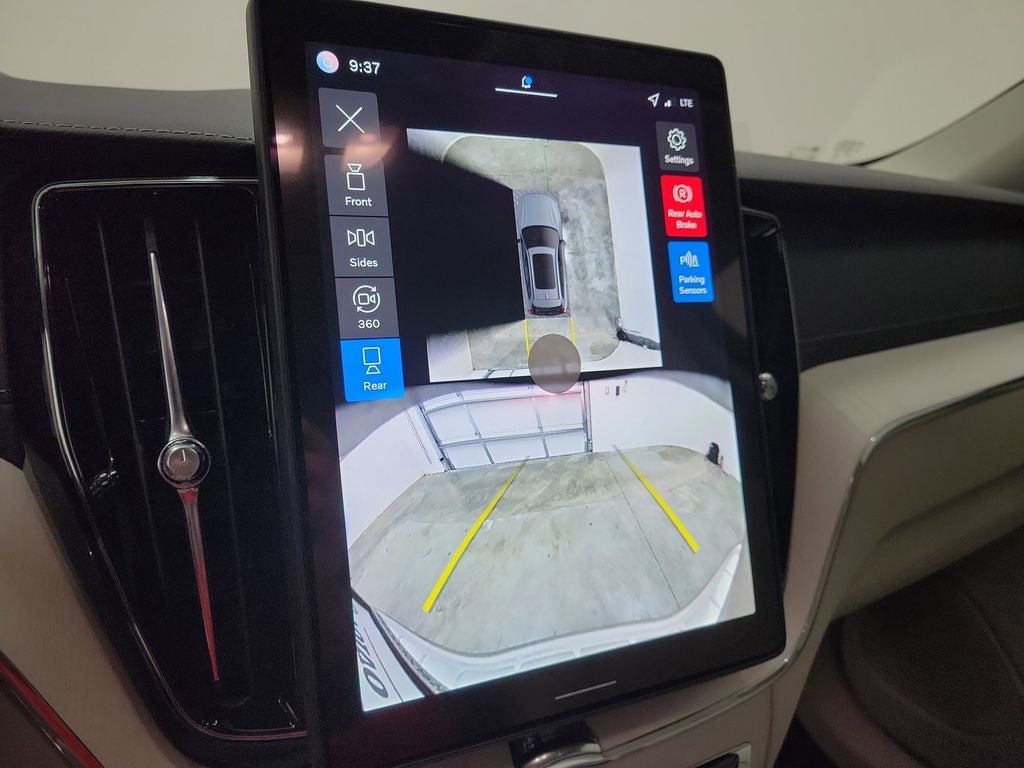 2026 Volvo XC60 B5 Ultra