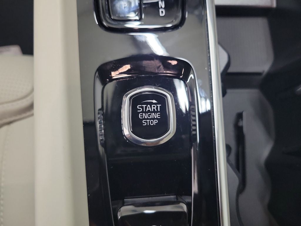 2026 Volvo XC60 B5 Ultra