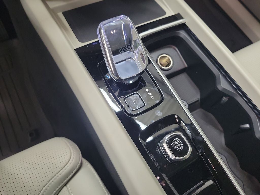 2026 Volvo XC60 B5 Ultra