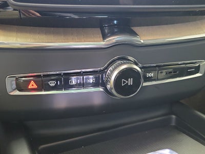 2026 Volvo XC60 B5 Ultra
