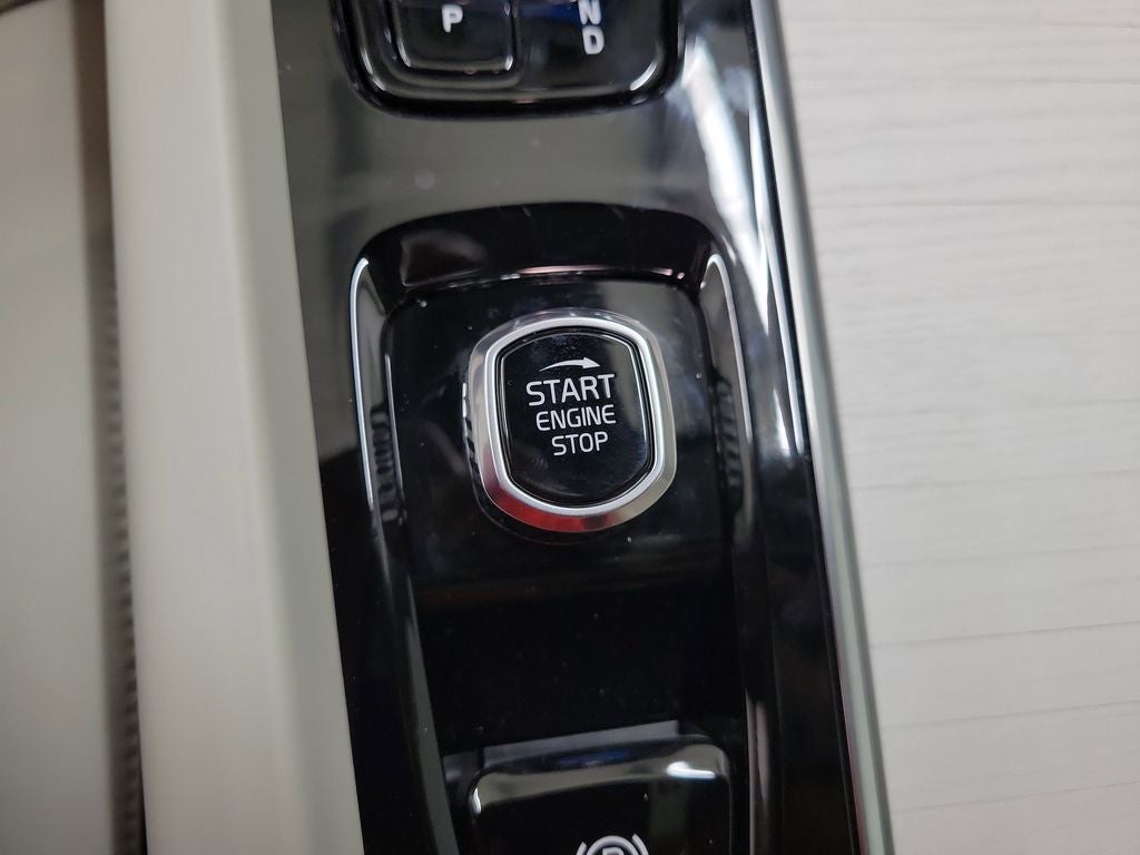 2026 Volvo XC60 B5 Ultra