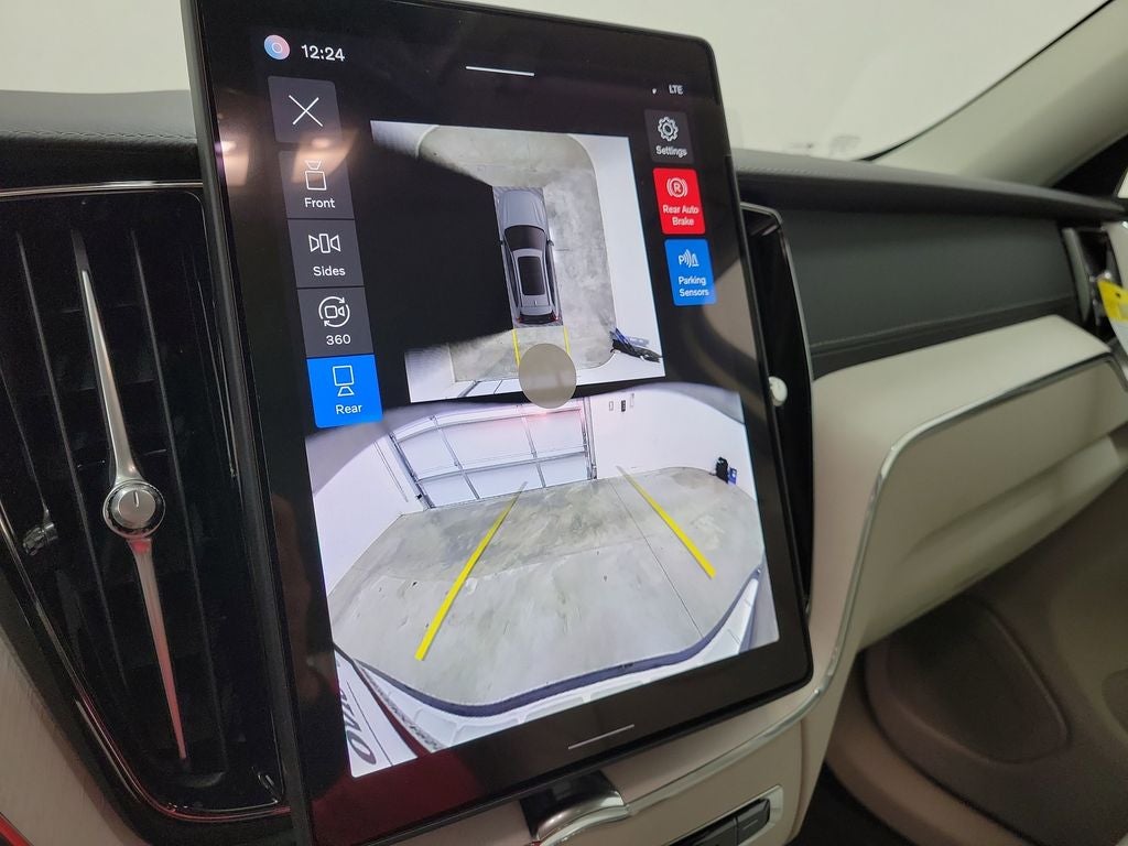 2026 Volvo XC60 B5 Ultra