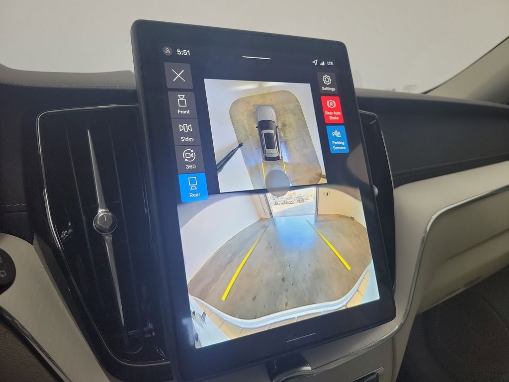 2026 Volvo XC60 B5 Ultra