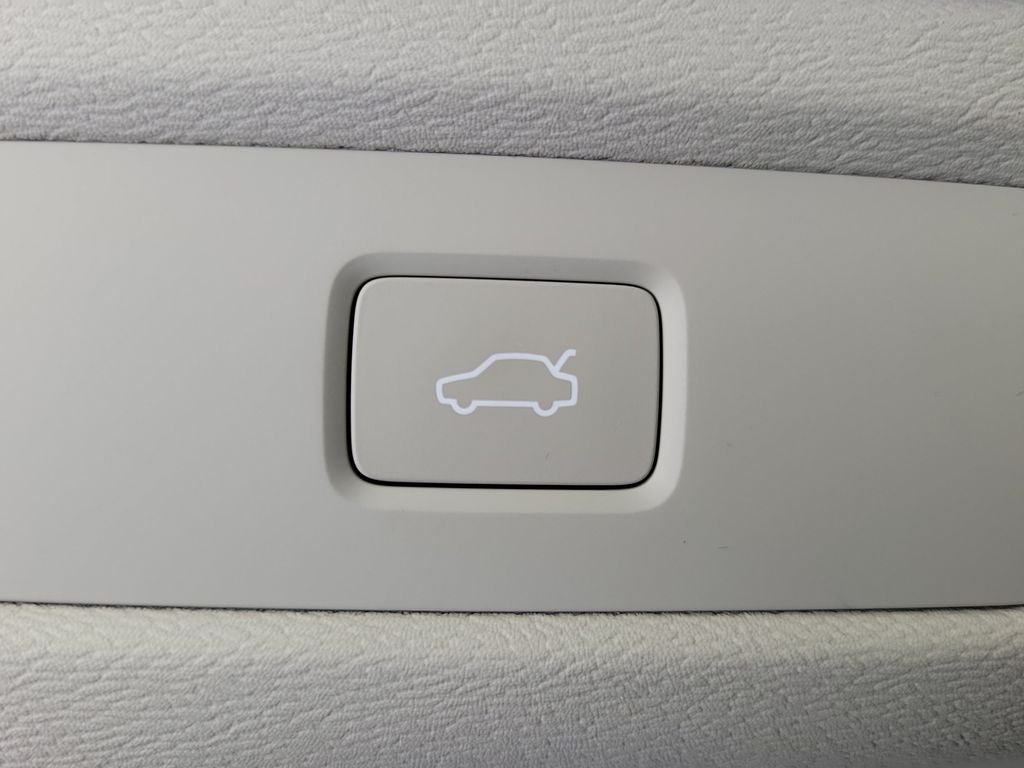 2026 Volvo XC60 B5 Ultra