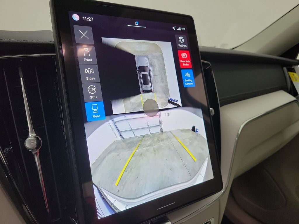 2026 Volvo XC60 B5 Ultra