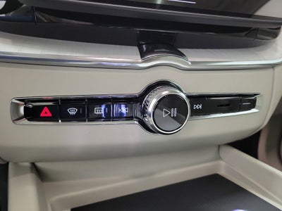 2026 Volvo XC60 B5 Ultra