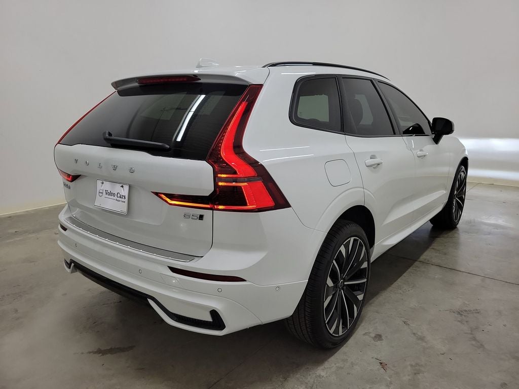 2026 Volvo XC60 B5 Ultra