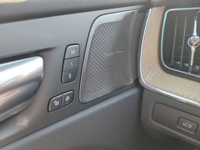 2027 Volvo XC60 B5 Plus