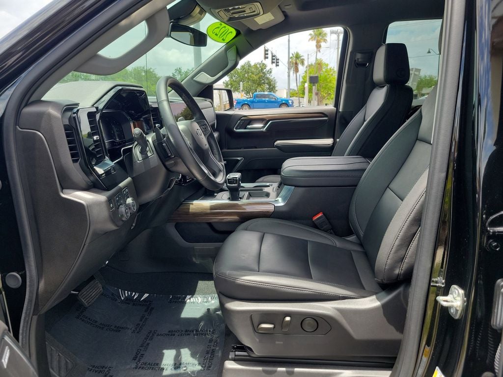 2025 Chevrolet Silverado RST