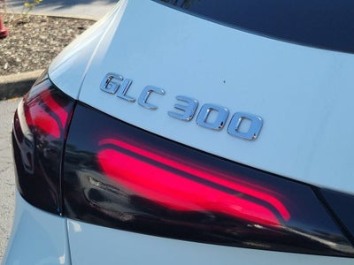 2025 Mercedes-Benz GLC 300