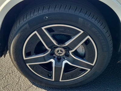 2025 Mercedes-Benz GLC 300