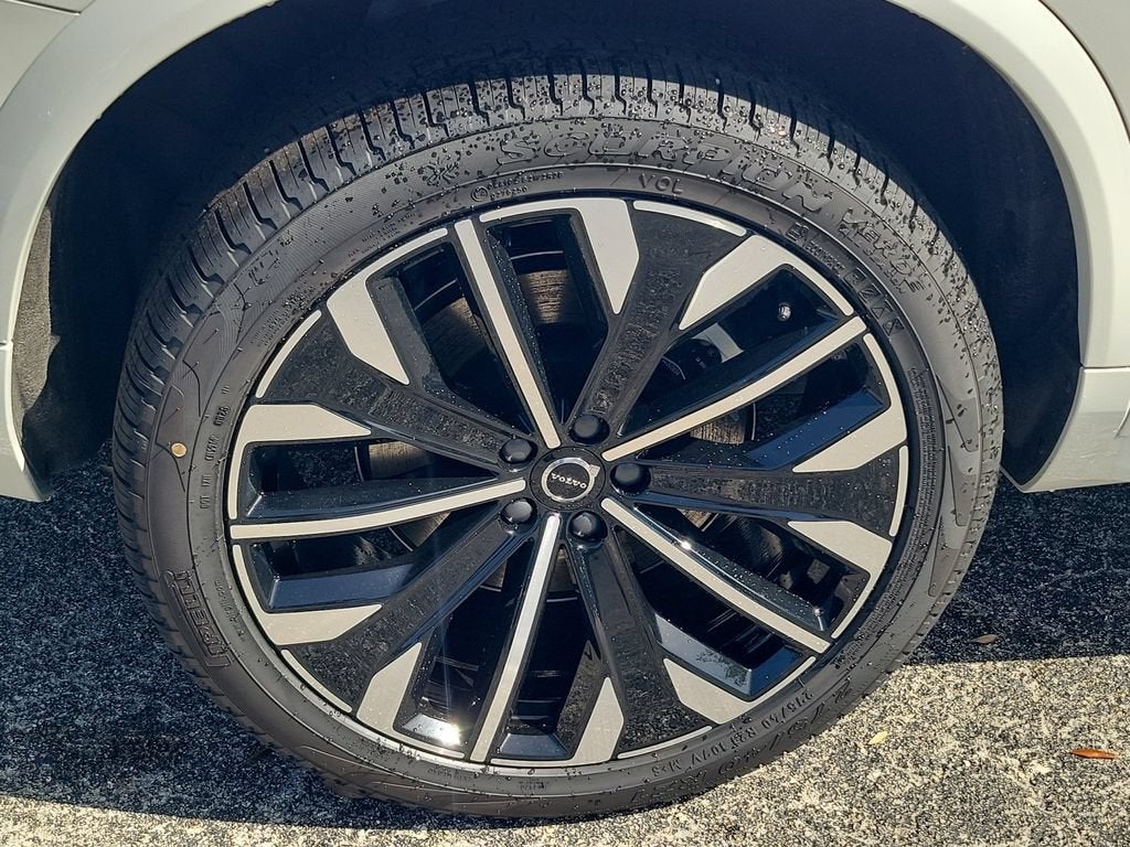 2026 Volvo XC90 Plus