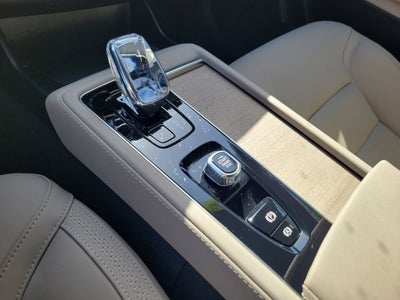 2026 Volvo XC90 Plus