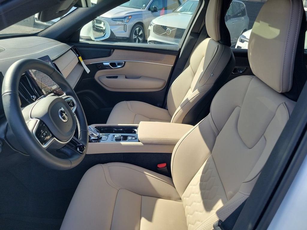 2026 Volvo XC90 Plus