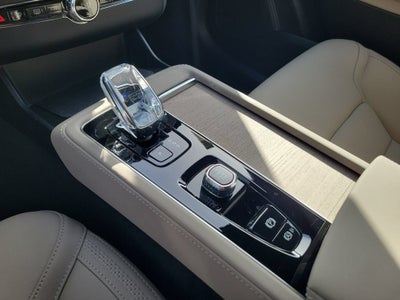 2026 Volvo XC90 Plus