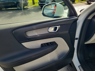 2021 Volvo XC40 Inscription