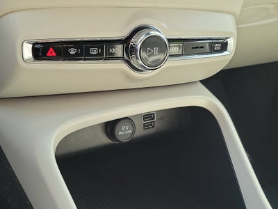 2021 Volvo XC40 Inscription
