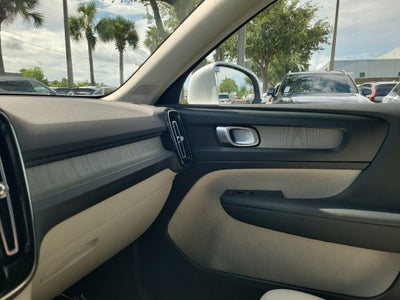 2021 Volvo XC40 Inscription