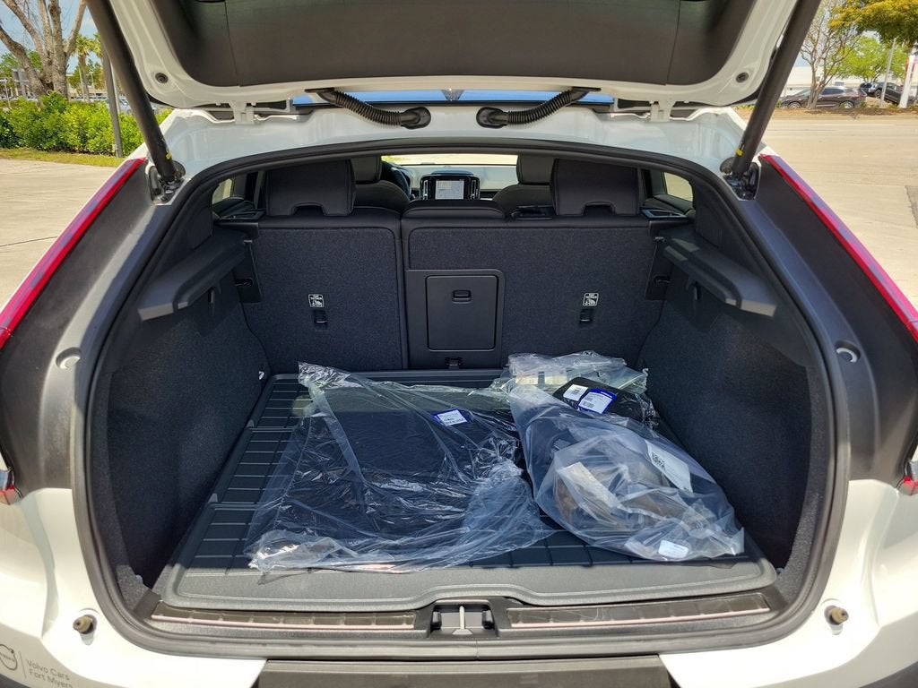 2024 Volvo C40 Core