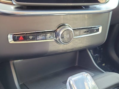 2025 Volvo XC90 Plus