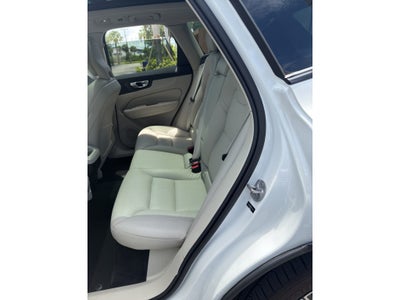 2024 Volvo XC60 Core Dark Theme