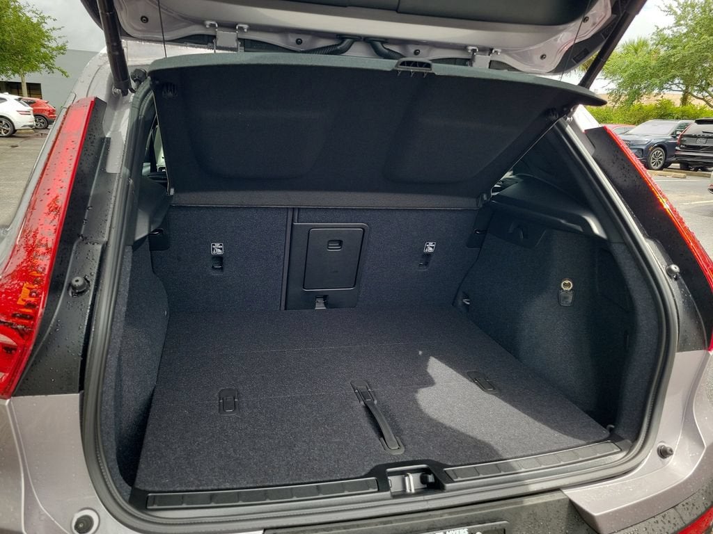 2026 Volvo XC40 Plus