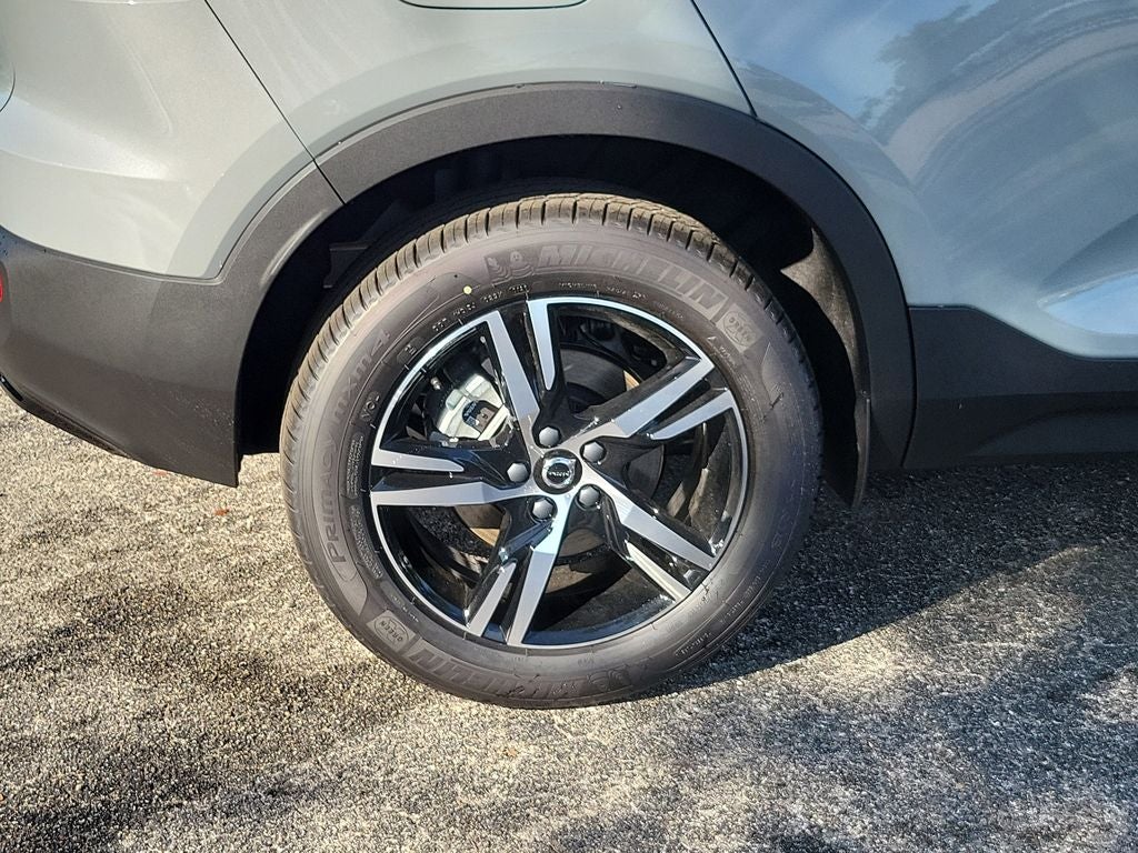 2026 Volvo XC40 Core