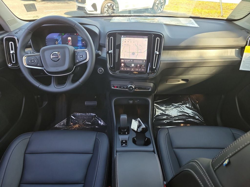 2026 Volvo XC40 Core
