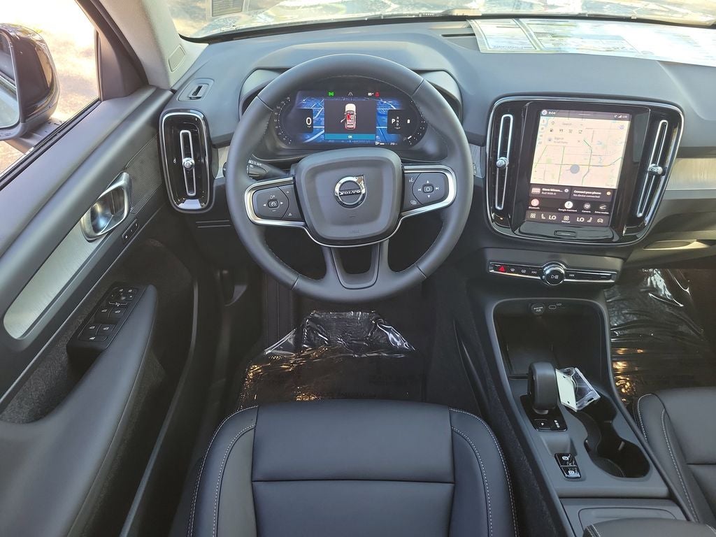 2026 Volvo XC40 Core